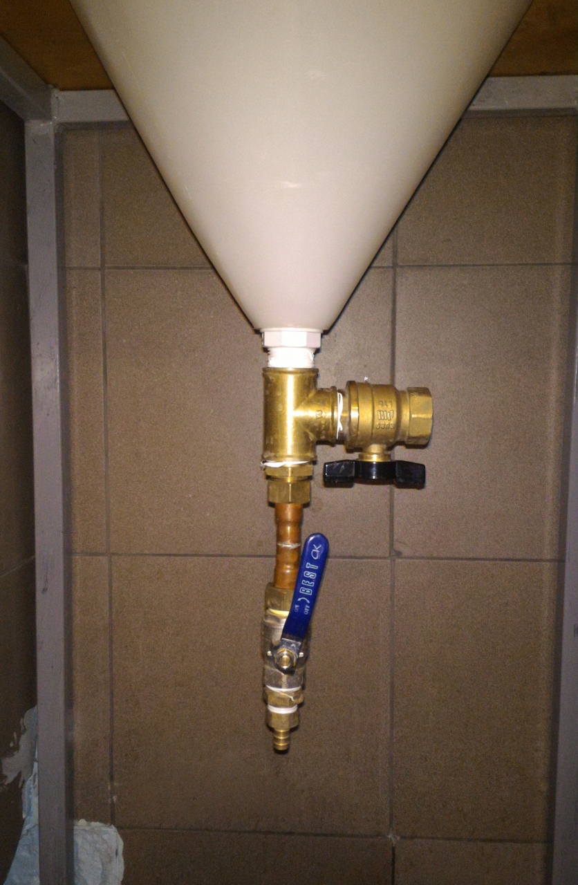 Бродильник с краном